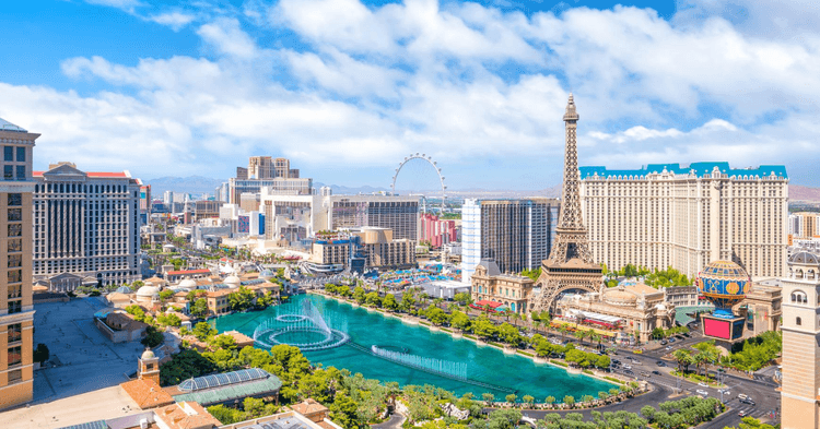 Neon and Nature: Las Vegas Getaway with Stunning Day Trips to Nearby National Parks